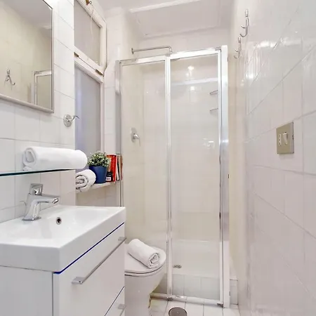 4bnb - Tiberina Spacious Apartment Rome