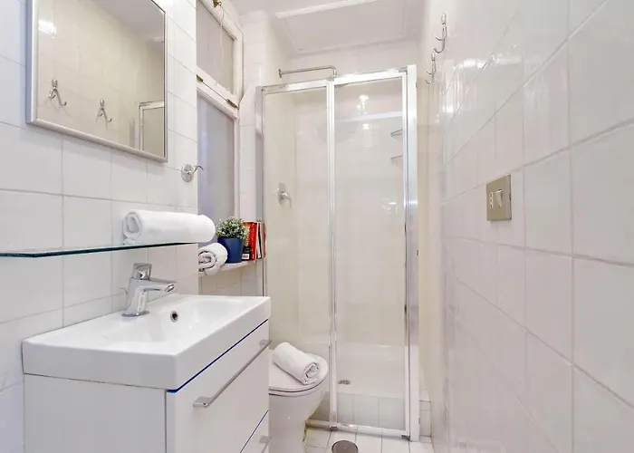 4bnb - Tiberina Spacious Apartament Rzym